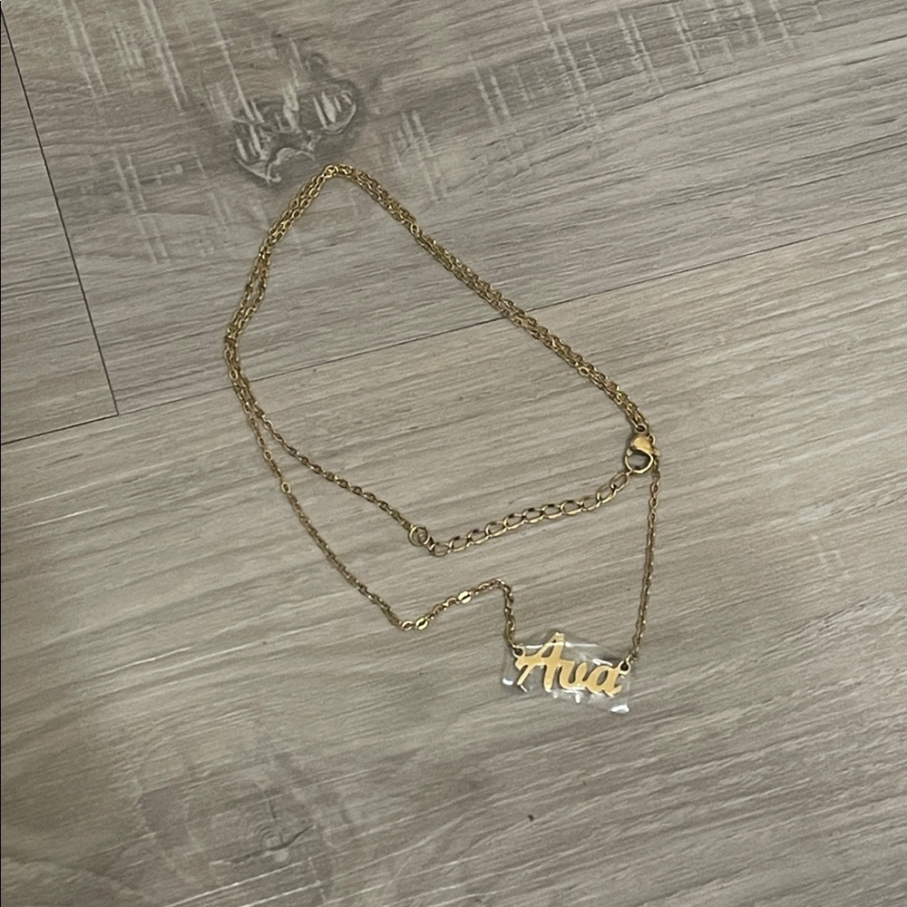 Ava necklace